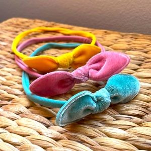 Velvet bow headband set.